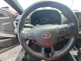 2025 Toyota Camry SE - miniatura 10