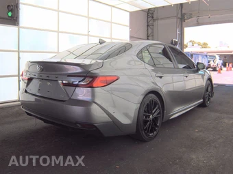 2025 Toyota Camry SE - miniatura 4