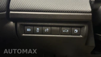 2025 Toyota Camry SE - miniatura 18