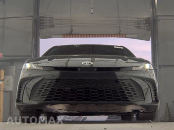 2025 Toyota Camry SE - miniatura 3