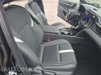 2025 Toyota Camry SE - miniatura 15