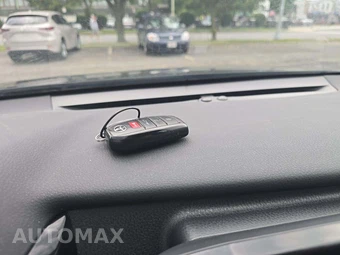 2025 Toyota Camry SE - miniatura 5