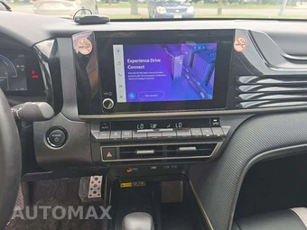 2025 Toyota Camry SE - miniatura 7