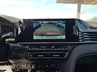 2025 Toyota Camry SE - miniatura 10