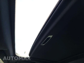 2025 Toyota Camry SE - miniatura 11
