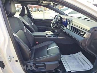 2025 Toyota Camry SE - miniatura 18