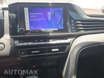 2025 Toyota Camry SE – miniatura 10