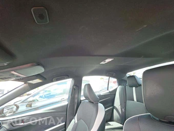 2025 Toyota Camry SE – miniatura 11