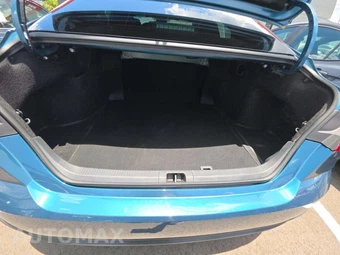 2025 Toyota Camry SE – miniatura 14