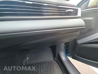 2025 Toyota Camry SE – miniatura 19