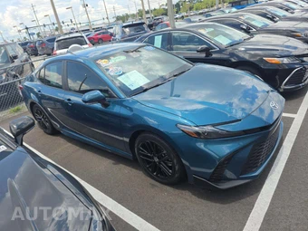 2025 Toyota Camry SE – miniatura 4
