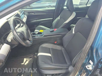 2025 Toyota Camry SE – miniatura 6
