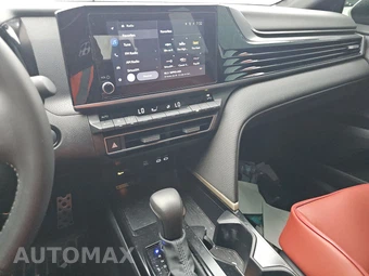 2025 Toyota Camry SE - miniatura 11