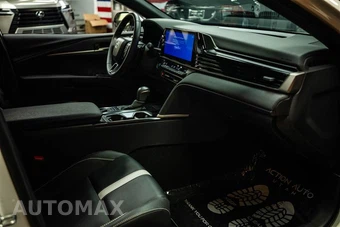 2025 Toyota Camry SE - miniatura 13