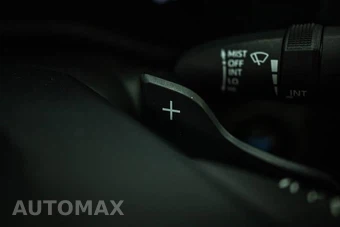 2025 Toyota Camry SE - miniatura 18