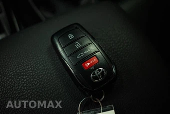 2025 Toyota Camry SE - miniatura 23