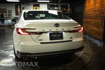 2025 Toyota Camry SE - miniatura 6