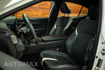 2025 Toyota Camry SE - miniatura 9