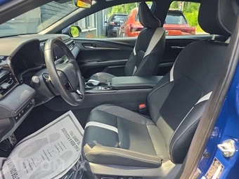 2025 Toyota Camry SE - miniatura 13