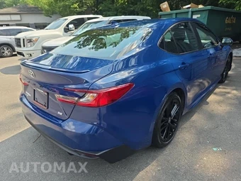 2025 Toyota Camry SE - miniatura 4