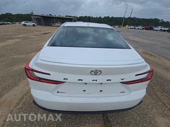 2025 Toyota Camry SE - miniatura 5