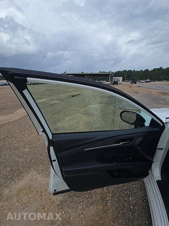 2025 Toyota Camry SE - miniatura 9