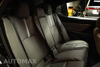 2025 Toyota Camry SE - miniatura 10