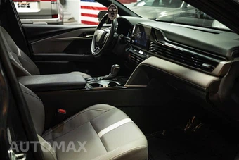 2025 Toyota Camry SE - miniatura 12