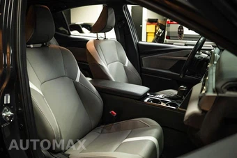 2025 Toyota Camry SE - miniatura 13
