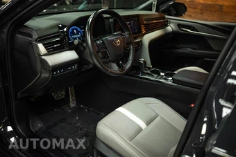 2025 Toyota Camry SE - miniatura 7