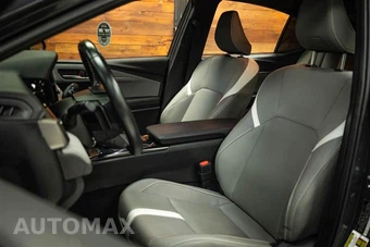 2025 Toyota Camry SE - miniatura 8