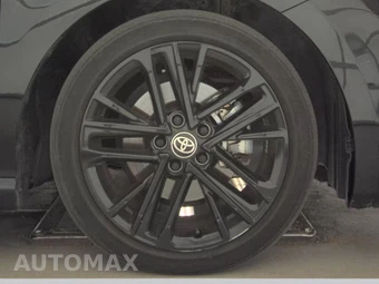 2025 Toyota Camry SE - miniatura 10