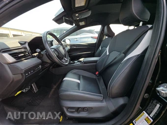 2025 Toyota Camry SE - miniatura 13