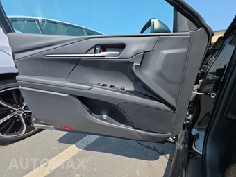 2025 Toyota Camry SE - miniatura 15