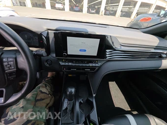 2025 Toyota Camry SE - miniatura 17
