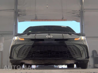 2025 Toyota Camry SE - miniatura 3