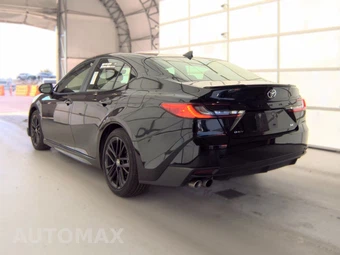 2025 Toyota Camry SE - miniatura 8
