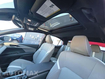 2025 Toyota Camry SE - miniatura 11