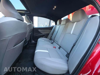 2025 Toyota Camry SE - miniatura 13