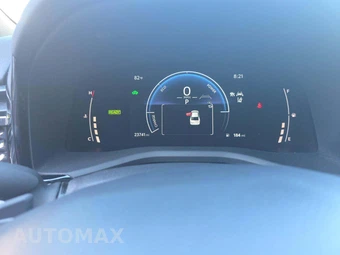 2025 Toyota Camry SE - miniatura 9