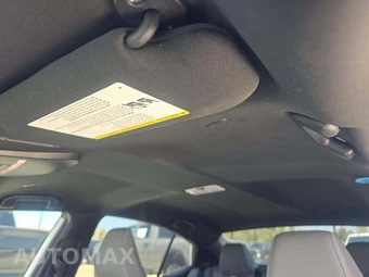 2025 Toyota Camry SE – miniatura 11