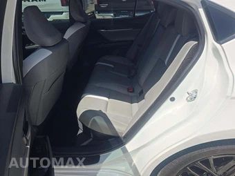 2025 Toyota Camry SE – miniatura 13