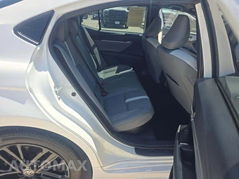 2025 Toyota Camry SE – miniatura 16