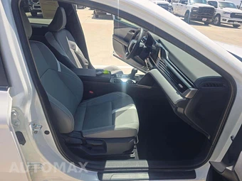2025 Toyota Camry SE – miniatura 18
