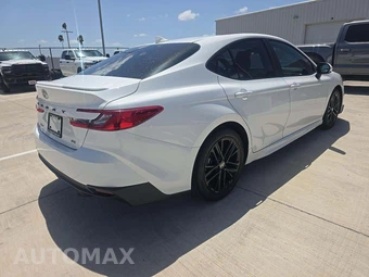 2025 Toyota Camry SE – miniatura 3