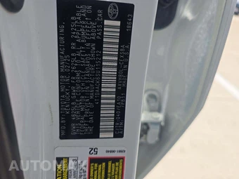 2025 Toyota Camry SE – miniatura 5