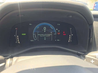 2025 Toyota Camry SE – miniatura 9