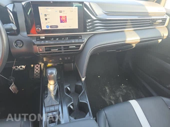2025 Toyota Camry SE - miniatura 11