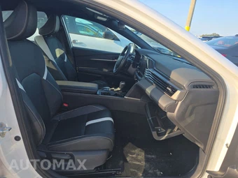 2025 Toyota Camry SE - miniatura 8