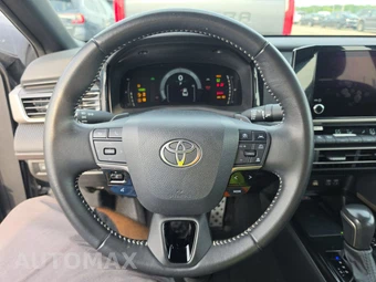 2025 Toyota Camry SE - miniatura 10